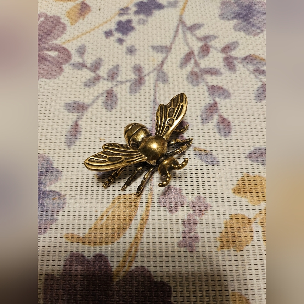 Elegant Brass Bee Ornament/Decor